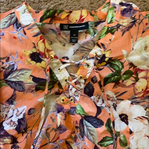 Cotton Lace-Up Flutter Top - Picture 2 of 3